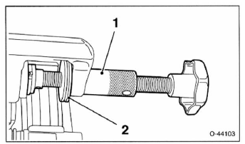 Bremsbeläge hinten aus - und einbauen